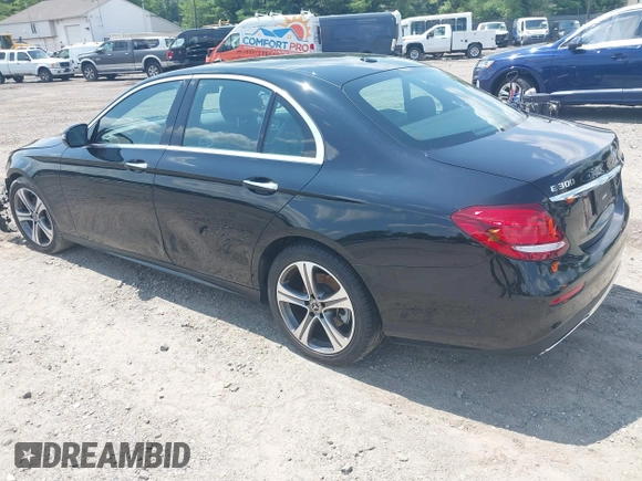 2018 Mercedes-Benz E 300 with VIN WDDZF4KB0JA394337, listed as a IAAI auction lot 42535687 with 40,509 mi miles and . Bid and sale history available at DreamBid. Image 3.