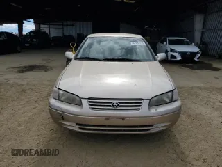 1998 Toyota Camry LE z VIN JT2BF22K8W0133091, wystawiony jako Copart lot #47691625 z przebiegiem 214 743 mil mil oraz Szkoda całkowita • Salvage title. Historia ofert i sprzedaży dostępna na DreamBid. Obrazek 5.