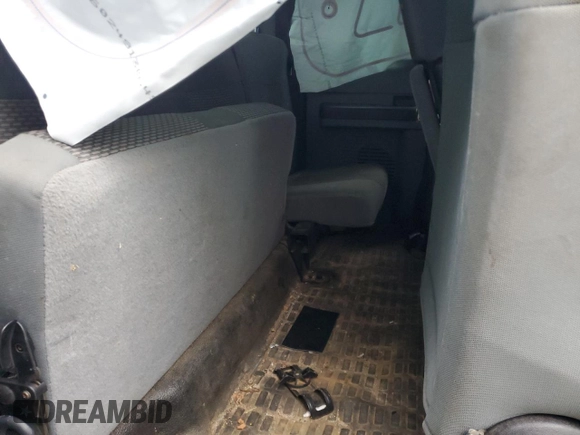 2011 Ford F-250 XL z VIN 1FT7X2A69BEB26338, wystawiony jako Copart lot #72724884 z przebiegiem 351 393 mil mil oraz Szkoda całkowita • Salvage title. Historia ofert i sprzedaży dostępna na DreamBid. Obrazek 10.