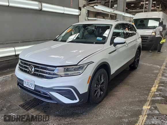 2024 Volkswagen Tiguan SE с VIN 3VV3B7AX0RM096462, выставлен на аукционе IAAI как лот 42844462 с пробегом 33 442 миль миль и . История ставок и продаж доступна на DreamBid. Изображение 15.