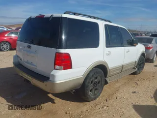 2005 Ford Expedition Eddie Bauer with VIN 1FMFU18585LA97745, listed as a IAAI auction lot 41275947 with 300,487 mi miles. Bid and sale history available at carsss.com. Image 4.