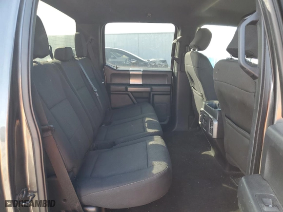 2015 Ford F-150 XLT w/HD Payload Pkg with VIN 1FTFW1EG1FFA92651, listed as a Copart auction lot 47433155 with 160,113 mi miles and Clean Title. Bid and sale history available at carsss.com. Image 10.
