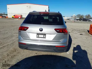 2022 Volkswagen Tiguan S with VIN 3VV1B7AX4NM109232, listed as a IAAI auction lot 41719121 with 35,485 mi miles. Bid and sale history available at carsss.com. Image 17.