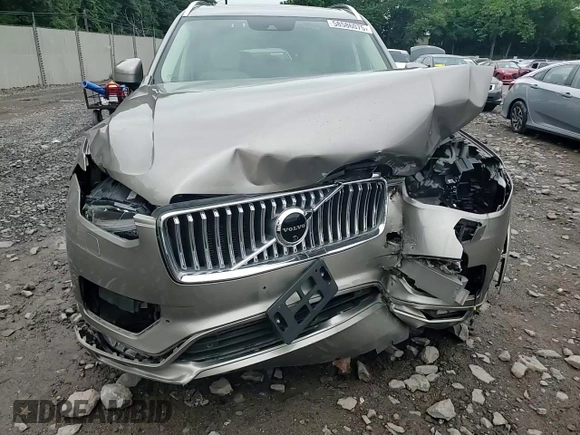 2020 Volvo XC90 Inscription z VIN YV4A221L7L1534546, wystawiony jako Copart lot #58586075 z przebiegiem Nie podano mil oraz Szkoda całkowita • Salvage title. Historia ofert i sprzedaży dostępna na DreamBid. Obrazek 15.