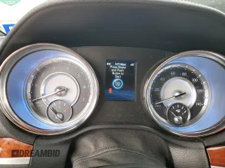 2014 Chrysler 300 z VIN 2C3CCAAG0EH157167, wystawiony jako Copart lot #54758765 z przebiegiem 107 138 mil mil oraz Szkoda całkowita • Salvage title. Historia ofert i sprzedaży dostępna na DreamBid. Obrazek 9.