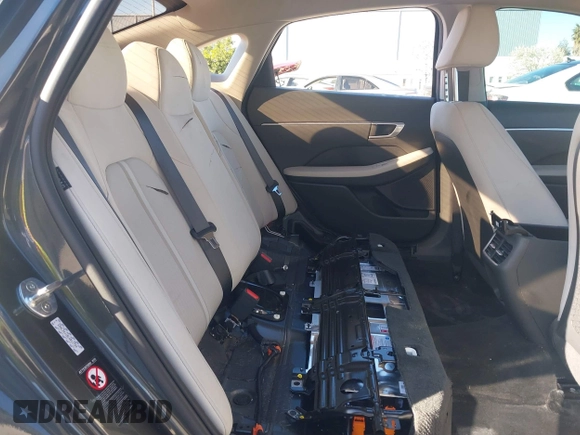 2020 Hyundai Sonata Hybrid Ultimate with VIN KMHL34JJ0LA011724, listed as a IAAI auction lot 41861571 with 1 mi miles. Bid and sale history available at carsss.com. Image 8.