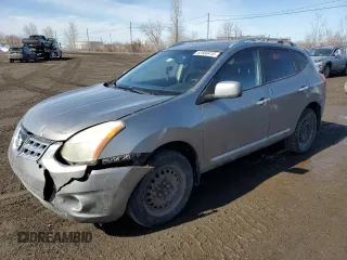 2011 Nissan Rogue S z VIN JN8AS5MV1BW258212, wystawiony jako Copart lot #52680415 z przebiegiem 180 321 mil mil oraz Szkody całkowita. Historia ofert i sprzedaży dostępna na DreamBid. Obrazek 1.