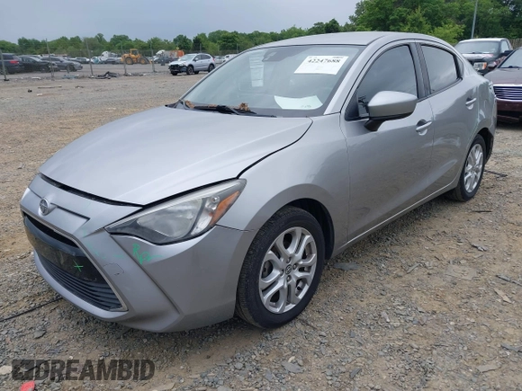 2016 Scion iA z VIN 3MYDLBZV5GY144289, wystawiony jako IAAI lot #42247688 z przebiegiem 107 958 mil mil oraz . Historia ofert i sprzedaży dostępna na DreamBid. Obrazek 18.