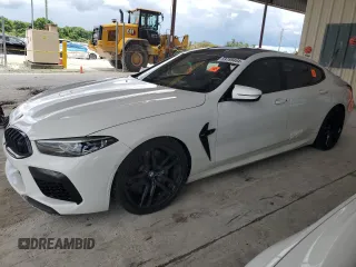 2020 BMW M8 Competition z VIN WBSGV0C02LCE55541, wystawiony jako Copart lot #59789464 z przebiegiem 29 451 mil mil oraz Nie do naprawy. Historia ofert i sprzedaży dostępna na DreamBid. Obrazek 1.