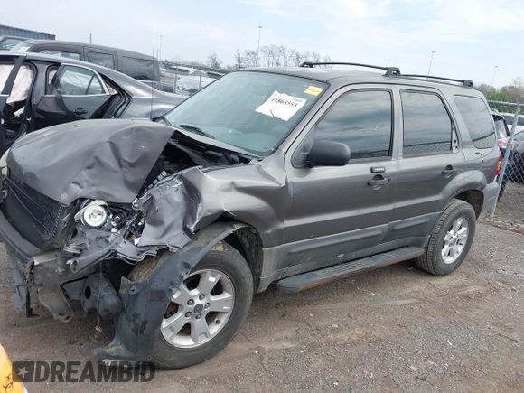2005 Ford Escape XLT with VIN 1FMYU03155KB15647, listed as a IAAI auction lot 41865555 with 1 mi miles. Bid and sale history available at carsss.com. Image 6.