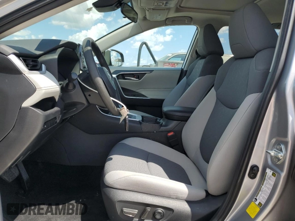 2021 Toyota RAV4 XLE with VIN 2T3W1RFV6MC162281, listed as a Copart auction lot 50982205 with 29,596 mi miles and Salvage Title. Bid and sale history available at carsss.com. Image 7.