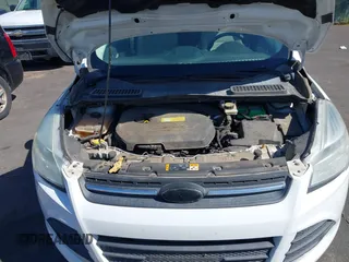 2013 Ford Escape SE with VIN 1FMCU9GX8DUA42581, listed as a IAAI auction lot 42088045 with 153,145 mi miles. Bid and sale history available at carsss.com. Image 10.