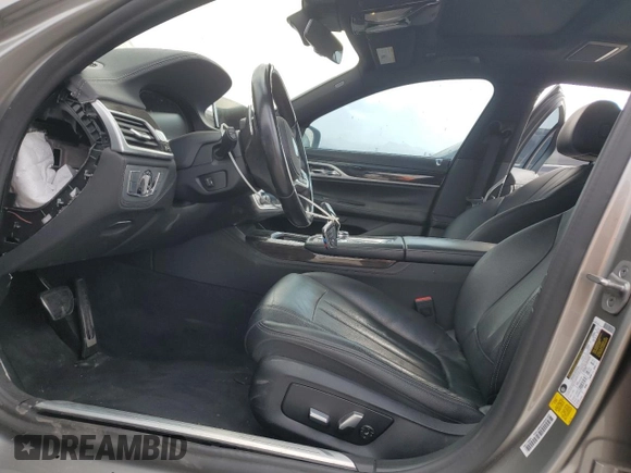 2022 BMW 7 Series 740i with VIN WBA7T2C02NCG97593, listed as a Copart auction lot 61861765 with 27,637 mi miles and Clean title. Bid and sale history available at DreamBid. Image 7.