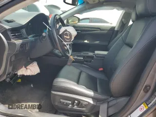 2014 Lexus ES 330 z VIN JTHBK1GG6E2127776, wystawiony jako Copart lot #51386185 z przebiegiem 111 014 mil mil oraz Szkoda całkowita • Salvage title. Historia ofert i sprzedaży dostępna na DreamBid. Obrazek 7.