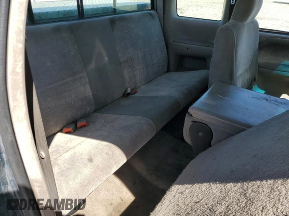 1996 Dodge 1500 z VIN 1B7HC13Y1TJ188317, wystawiony jako Copart lot #55630765 z przebiegiem 279 551 mil mil oraz Szkoda całkowita • Salvage title. Historia ofert i sprzedaży dostępna na DreamBid. Obrazek 10.