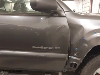 2006 Toyota 4Runner SR5 with VIN JTEBU14RX68061714, listed as a IAAI auction lot 41430786 with 206,629 mi miles. Bid and sale history available at carsss.com. Image 20.