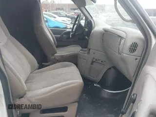 2004 Chevrolet Astro Cargo with VIN 1GCDM19X64B119631, listed as a IAAI auction lot 41570398 with 108,993 mi miles. Bid and sale history available at carsss.com. Image 5.