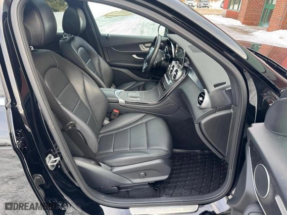 2022 Mercedes-Benz GLC with VIN W1N0G8EB2NV326759, listed as a Copart auction lot 45054245 with 81,066 mi miles and Clean Title. Bid and sale history available at carsss.com. Image 5.
