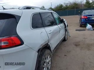 2015 Jeep Cherokee Latitude z VIN 1C4PJMCS9FW625521, wystawiony jako IAAI lot #41894602 z przebiegiem 112 865 mil mil oraz . Historia ofert i sprzedaży dostępna na DreamBid. Obrazek 6.