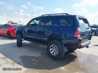 2005 Toyota 4Runner SR5 with VIN JTEZU14R358031340, listed as a IAAI auction lot 40371472 with 204,320 mi miles. Bid and sale history available at carsss.com. Image 3.
