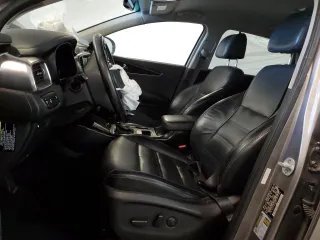 2017 Kia Sorento EX V6 with VIN 5XYPH4A58HG291295, listed as a Copart auction lot 43684065 with 109,559 mi miles and Clean Title. Bid and sale history available at carsss.com. Image 7.