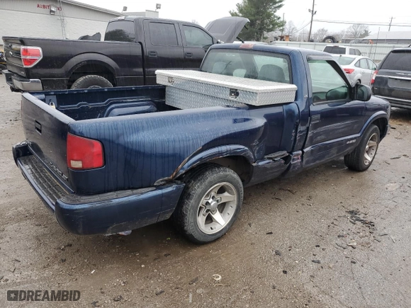 2000 Chevrolet S-10 LS with VIN 1GCCS1447Y8118831, listed as a Copart auction lot 84090064 with 0 mi miles and Salvage Title. Bid and sale history available at carsss.com. Image 3.