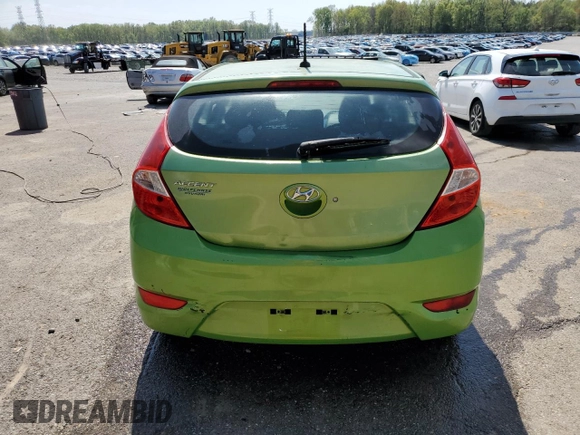 2014 Hyundai Accent GS z VIN KMHCT5AE2EU177298, wystawiony jako Copart lot #52336525 z przebiegiem 165 314 mil mil oraz Szkoda całkowita • Salvage title. Historia ofert i sprzedaży dostępna na DreamBid. Obrazek 6.