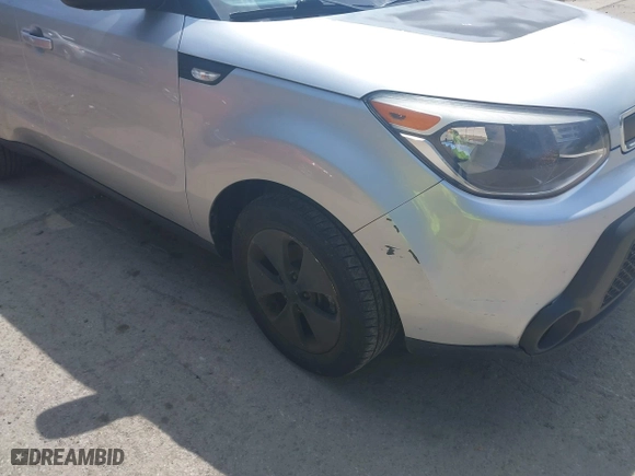 2014 Kia Soul with VIN KNDJN2A20E7738784, listed as a IAAI auction lot 42102980 with 139,242 mi miles. Bid and sale history available at carsss.com. Image 12.