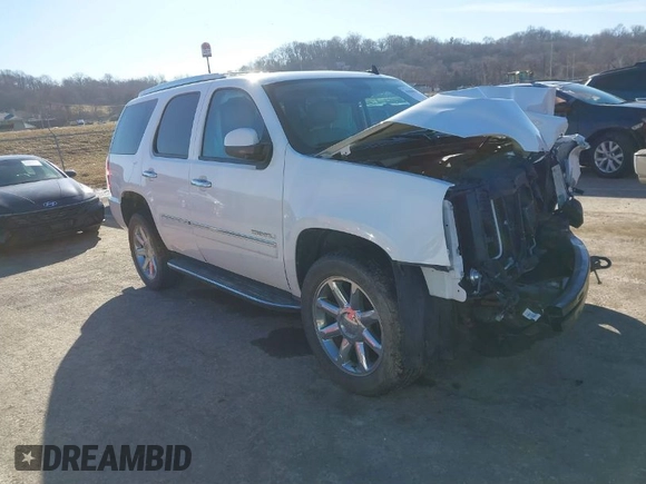 2014 GMC Yukon Denali with VIN 1GKS2EEF2ER111301, listed as a IAAI auction lot 41636112 with 185,956 mi miles. Bid and sale history available at carsss.com. Image 1.