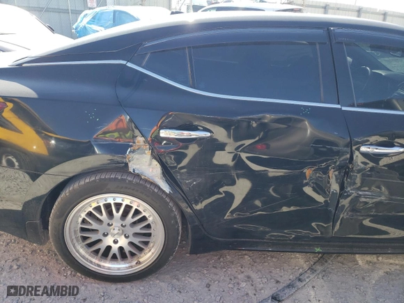 2017 Nissan Maxima Platinum with VIN 1N4AA6AP4HC417556, listed as a Copart auction lot 46187505 with 81,728 mi miles and Salvage Title. Bid and sale history available at carsss.com. Image 10.