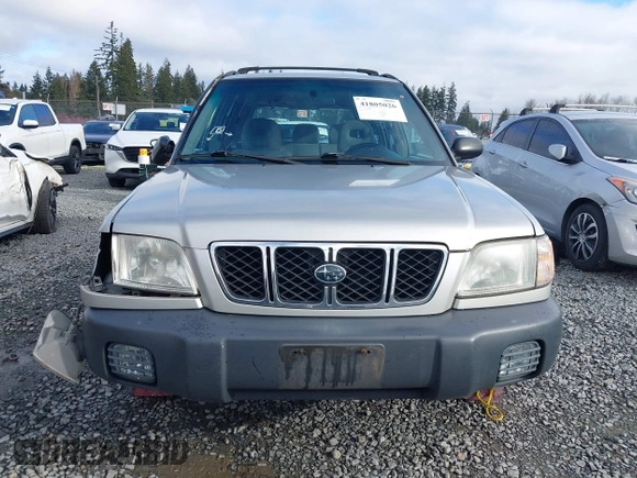 2001 Subaru Forester L with VIN JF1SF635X1H735028, listed as a IAAI auction lot 41805026 with 132,843 mi miles. Bid and sale history available at carsss.com. Image 12.