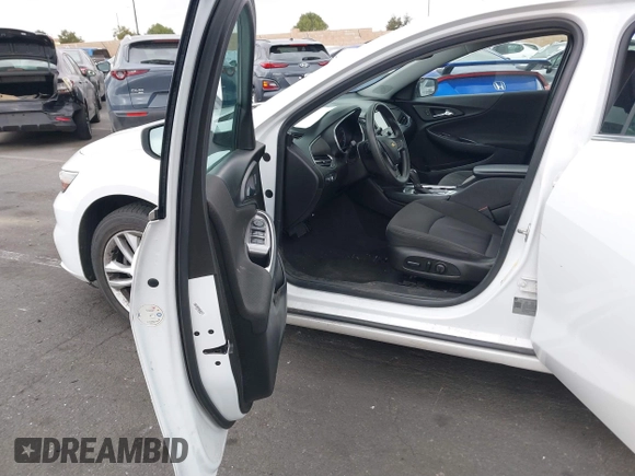 2018 Chevrolet Malibu LT with VIN 1G1ZD5ST8JF186636, listed as a IAAI auction lot 41542781 with 119,368 mi miles and . Bid and sale history available at DreamBid. Image 5.