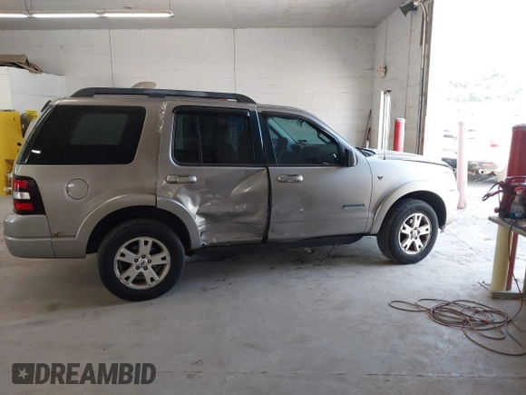 2008 Ford Explorer XLT z VIN 1FMEU73898UB09934, wystawiony jako IAAI lot #42560438 z przebiegiem 106 359 mil mil oraz . Historia ofert i sprzedaży dostępna na DreamBid. Obrazek 13.