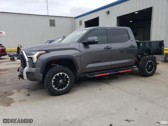 2024 Toyota Tundra 4WD SR5 with VIN 5TFLA5DB5RX146479, listed as a Copart auction lot 50825075 with 31,141 mi miles and Salvage Title. Bid and sale history available at carsss.com. Image 1.