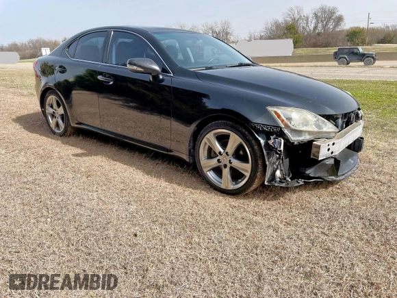 2011 Lexus IS 250 z VIN JTHBF5C22B2100995, wystawiony jako Copart lot #57727715 z przebiegiem 185 877 mil mil oraz Czysty tytuł • Clean title. Historia ofert i sprzedaży dostępna na DreamBid. Obrazek 1.