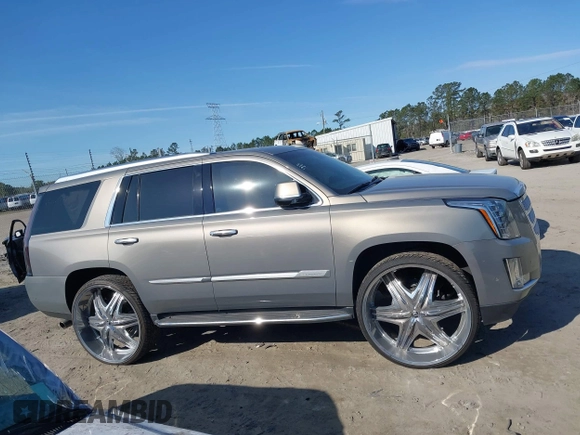 2018 Cadillac Escalade Luxury z VIN 1GYS3BKJ8JR378155, wystawiony jako IAAI lot #41735073 z przebiegiem 97 739 mil mil oraz . Historia ofert i sprzedaży dostępna na DreamBid. Obrazek 13.