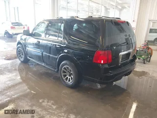 2006 Lincoln Navigator Luxury with VIN 5LMFU27556LJ14538, listed as a IAAI auction lot 41608330 with 265,838 mi miles. Bid and sale history available at carsss.com. Image 3.