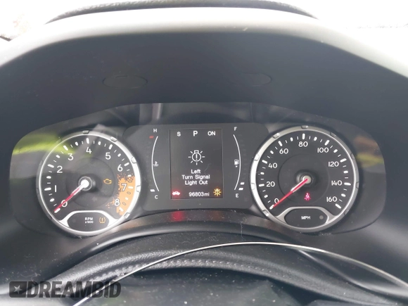 2017 Jeep Renegade Latitude z VIN ZACCJABB8HPG49324, wystawiony jako IAAI lot #42005994 z przebiegiem 96 803 mil mil oraz . Historia ofert i sprzedaży dostępna na DreamBid. Obrazek 7.