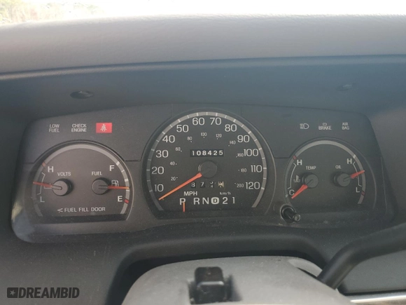 2000 Ford Crown Victoria with VIN 2FAFP73W0YX173874, listed as a Copart auction lot 82113564 with 108,425 mi miles and Salvage Title. Bid and sale history available at carsss.com. Image 9.