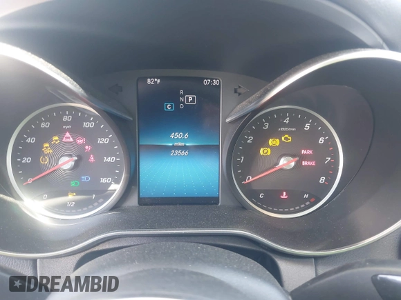 2019 Mercedes-Benz C 300 z VIN 55SWF8DB8KU308975, wystawiony jako IAAI lot #42144543 z przebiegiem 23 566 mil mil oraz . Historia ofert i sprzedaży dostępna na DreamBid. Obrazek 7.