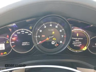 2023 Porsche Cayenne z VIN WP1BA2AY7PDA25775, wystawiony jako Copart lot #82593704 z przebiegiem 24 220 mil mil oraz Szkoda całkowita • Salvage title. Historia ofert i sprzedaży dostępna na DreamBid. Obrazek 9.