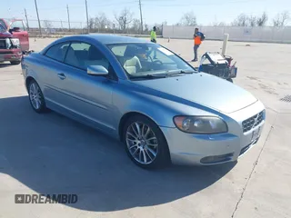 2007 Volvo C70 with VIN YV1MC68257J026108, listed as a IAAI auction lot 41230835 with 100,017 mi miles. Bid and sale history available at carsss.com. Image 1.