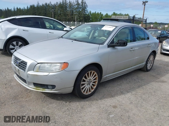 2008 Volvo S80 3.2L with VIN YV1AS982081078979, listed as a IAAI auction lot 42136831 with 196,871 mi miles. Bid and sale history available at carsss.com. Image 2.