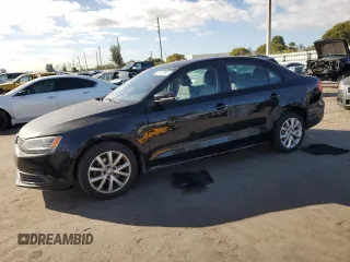 2012 Volkswagen Jetta Sedan SE w/Convenience with VIN 3VWDX7AJXCM340753, listed as a Copart auction lot 88157945 with 225,680 mi miles and Salvage Title. Bid and sale history available at carsss.com. Image 1.