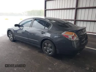 2007 Nissan Altima 2.5 with VIN 1N4AL21E07N433256, listed as a IAAI auction lot 42112617 with 199,109 mi miles. Bid and sale history available at carsss.com. Image 3.