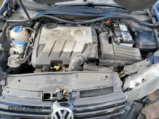 2014 Volkswagen Golf TDI w/Sunroof & Nav с VIN WVWDM7AJ2EW000544, выставлен на аукционе Copart как лот 59343995 с пробегом 128 421 миль миль и Списание • Salvage title. История ставок и продаж доступна на DreamBid. Изображение 11.