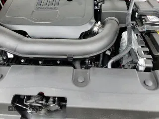 2025 Chevrolet Blazer LT z VIN 3GNKBHR40SS240787, wystawiony jako Copart lot #87226395 z przebiegiem 8 275 mil mil oraz Czysty tytuł • Clean title. Historia ofert i sprzedaży dostępna na DreamBid. Obrazek 13.