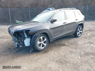 2019 Jeep Cherokee Limited with VIN 1C4PJMDX8KD102295, listed as a IAAI auction lot 41591920 with NaN miles. Bid and sale history available at carsss.com. Image 18.