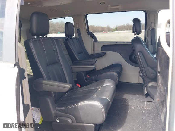 2015 Chrysler Town & Country Touring-L with VIN 2C4RC1CG8FR755148, listed as a IAAI auction lot 41806971 with 106,214 mi miles. Bid and sale history available at carsss.com. Image 8.