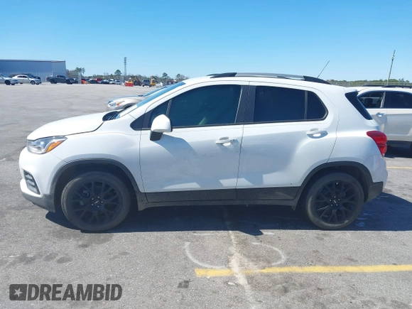 2022 Chevrolet Trax LT with VIN KL7CJLSM9NB561981, listed as a IAAI auction lot 41749672 with 18,993 mi miles. Bid and sale history available at carsss.com. Image 14.